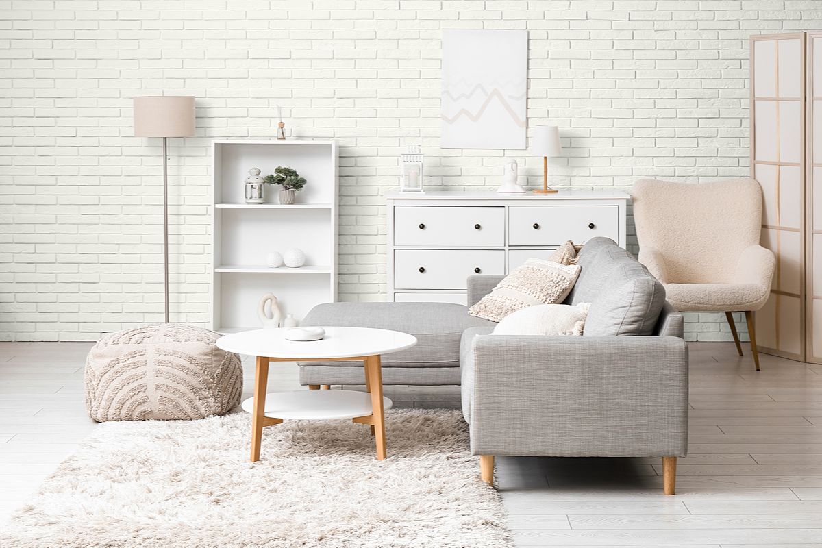 Malowanie cegieł na ścianie