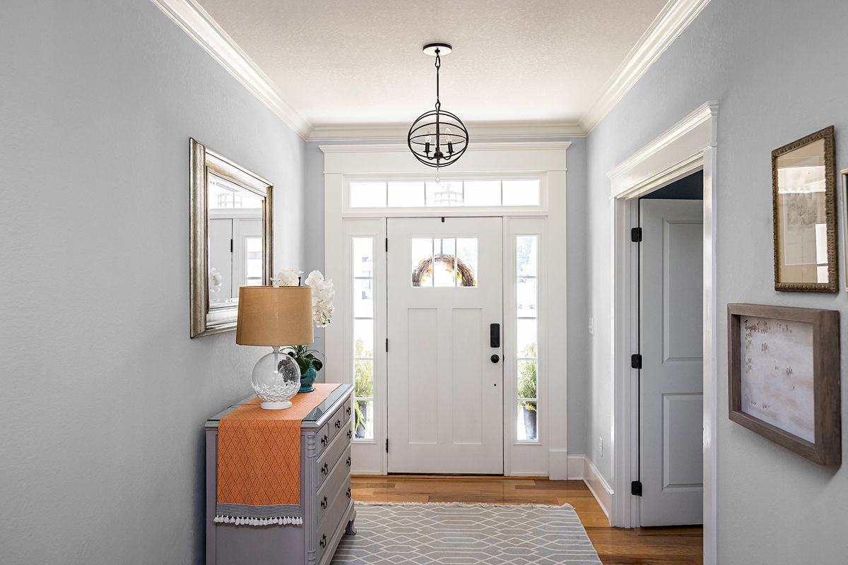 Co na ścianę w przedpokoju?